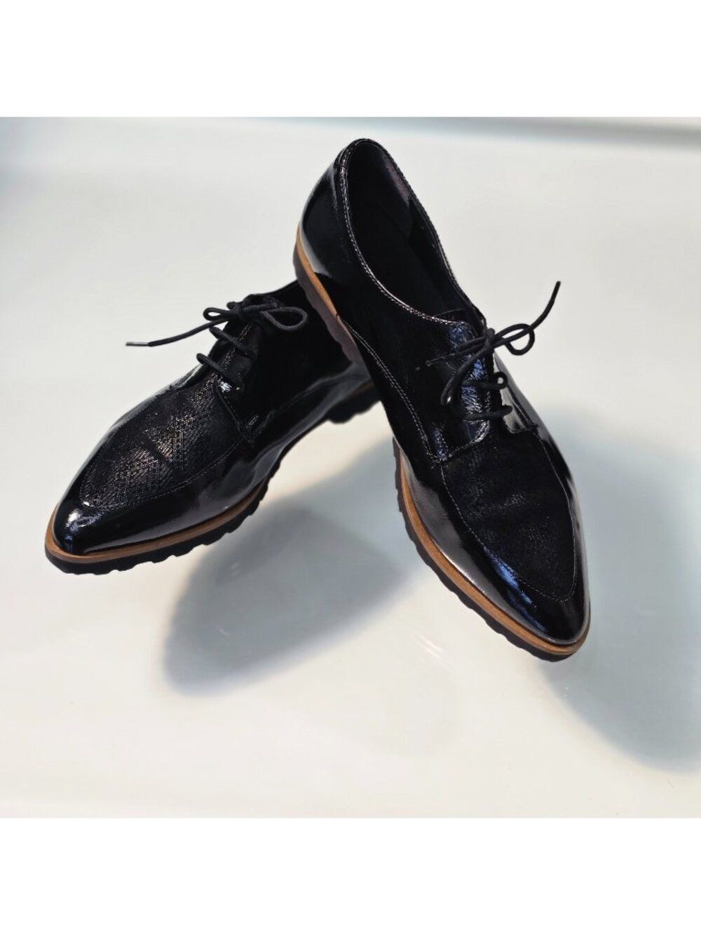 Alpina Oxford Shoes Womens Size 7 Black Patent Leather Lug Sole